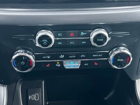 New 2025 Ford F150 Lightning XLT AWD/4WD image 18