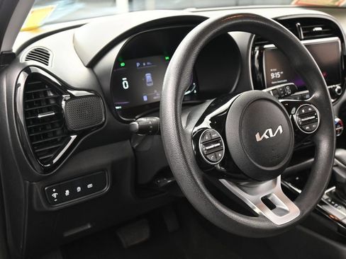 Used 2023 Kia Soul S FWD image 15