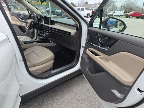 Used 2022 Lincoln Corsair AWD w/ Equipment Group 101A image 41