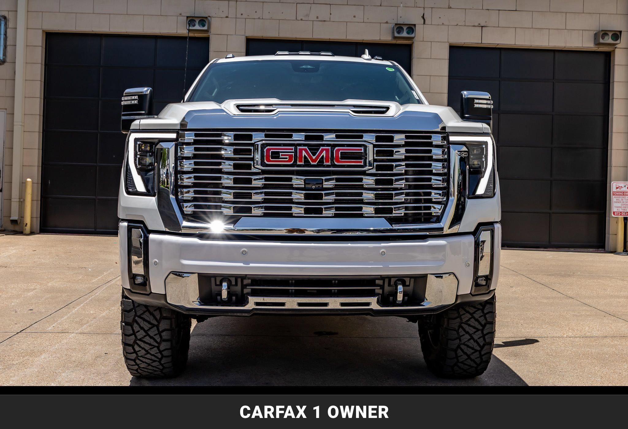 Used 2024 GMC Sierra 3500 Denali w/ Technology Package AWD/4WD image 4