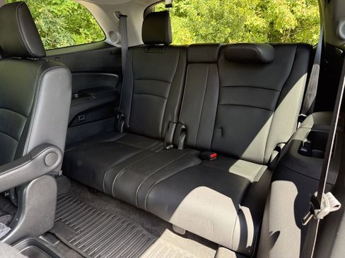 Used 2021 Honda Pilot Touring image 19