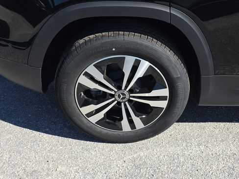 New 2025 Mercedes-Benz GLB 250 GLB 250 image 6