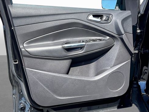 Used 2017 Ford Escape Titanium image 15