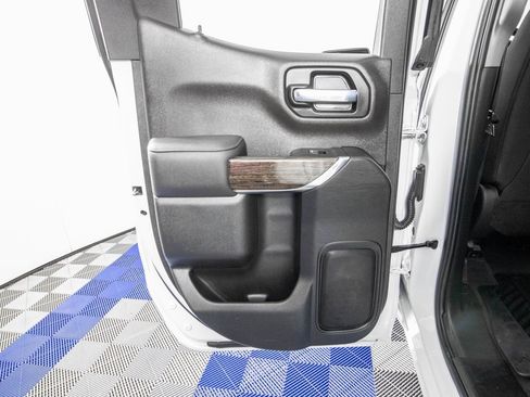 Used 2022 GMC Sierra 1500 SLE image 11