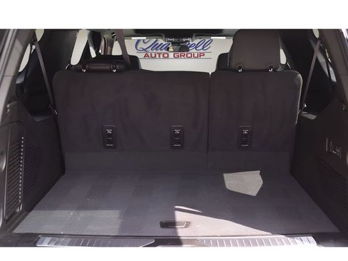Used 2024 Chevrolet Suburban Z71 w/ Luxury Package AWD/4WD image 23