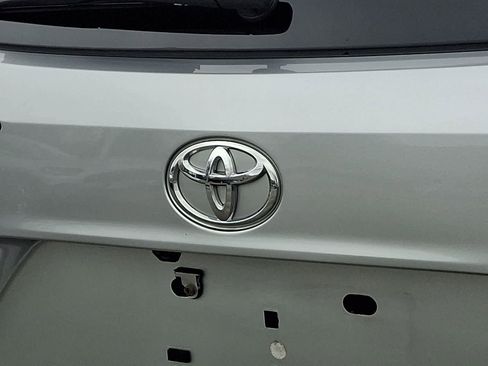 Used 2023 Toyota Highlander LE image 32