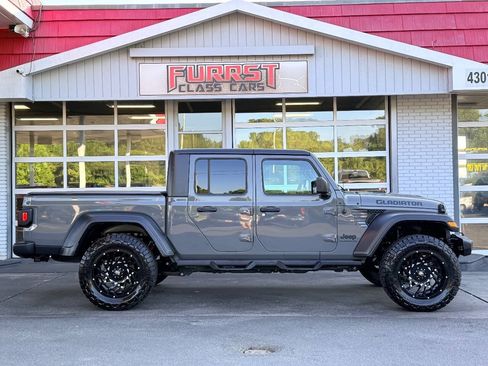 Used 2020 Jeep Gladiator Sport w/ Quick Order Package 24S AWD/4WD image 2