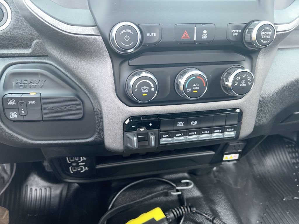 New 2024 RAM 3500 Tradesman w/ Chrome Appearance Group AWD/4WD image 19
