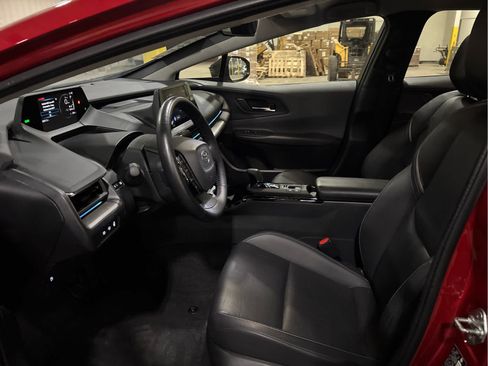 Certified 2025 Toyota Prius XLE FWD image 9
