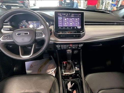 Used 2025 Jeep Compass Limited AWD/4WD image 6