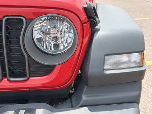 Used 2025 Jeep Wrangler Unlimited Sport AWD/4WD image 16