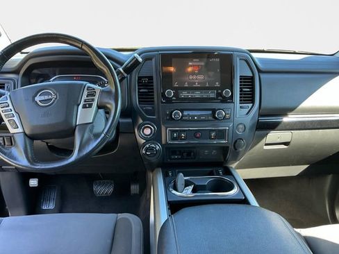 Used 2024 Nissan Titan SV w/ SV Convenience Package image 11
