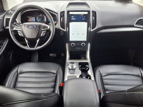Certified 2022 Ford Edge SEL w/ Convenience Package image 9
