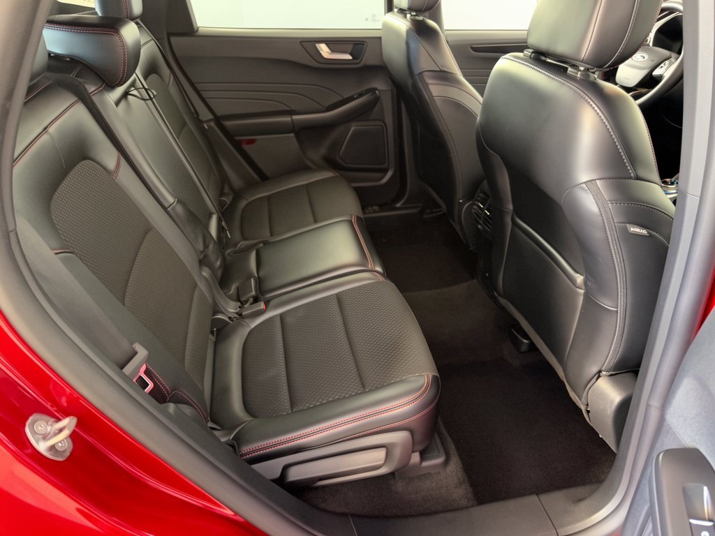 Used 2025 Ford Escape ST-Line Select AWD/4WD image 29