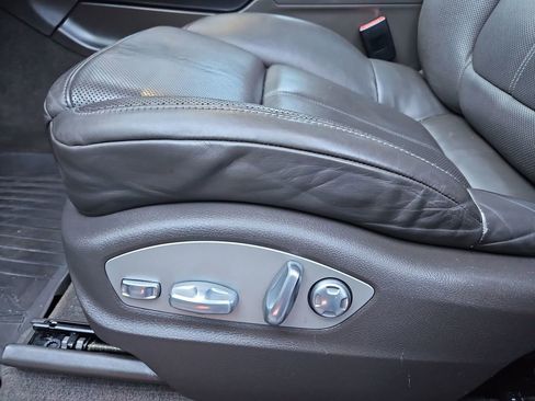 Used 2017 Porsche Macan image 24