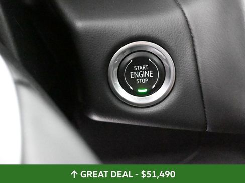 Used 2023 GMC Yukon XL SLT image 44