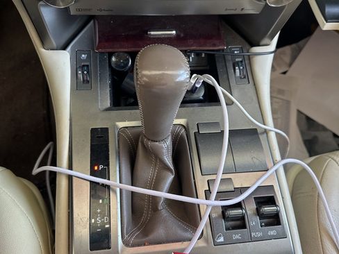 Used 2015 Lexus GX 460 w/ Premium Package AWD/4WD image 23