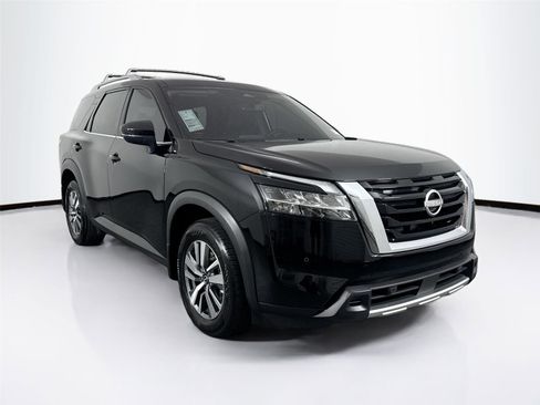 Used 2024 Nissan Pathfinder SL image 4