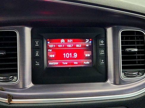 Used 2017 Dodge Charger SE w/ Popular Equipment Group RWD image 18