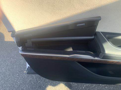 Used 2023 Audi A8 L 3.0T image 10