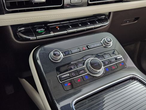 Used 2022 Lincoln Nautilus Black Label w/ Class II Trailer Tow Package image 24