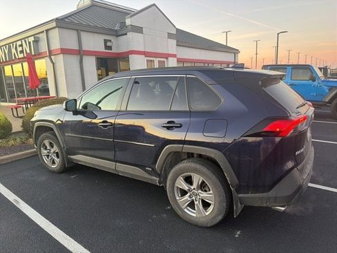 Used 2022 Toyota RAV4 XLE image 14