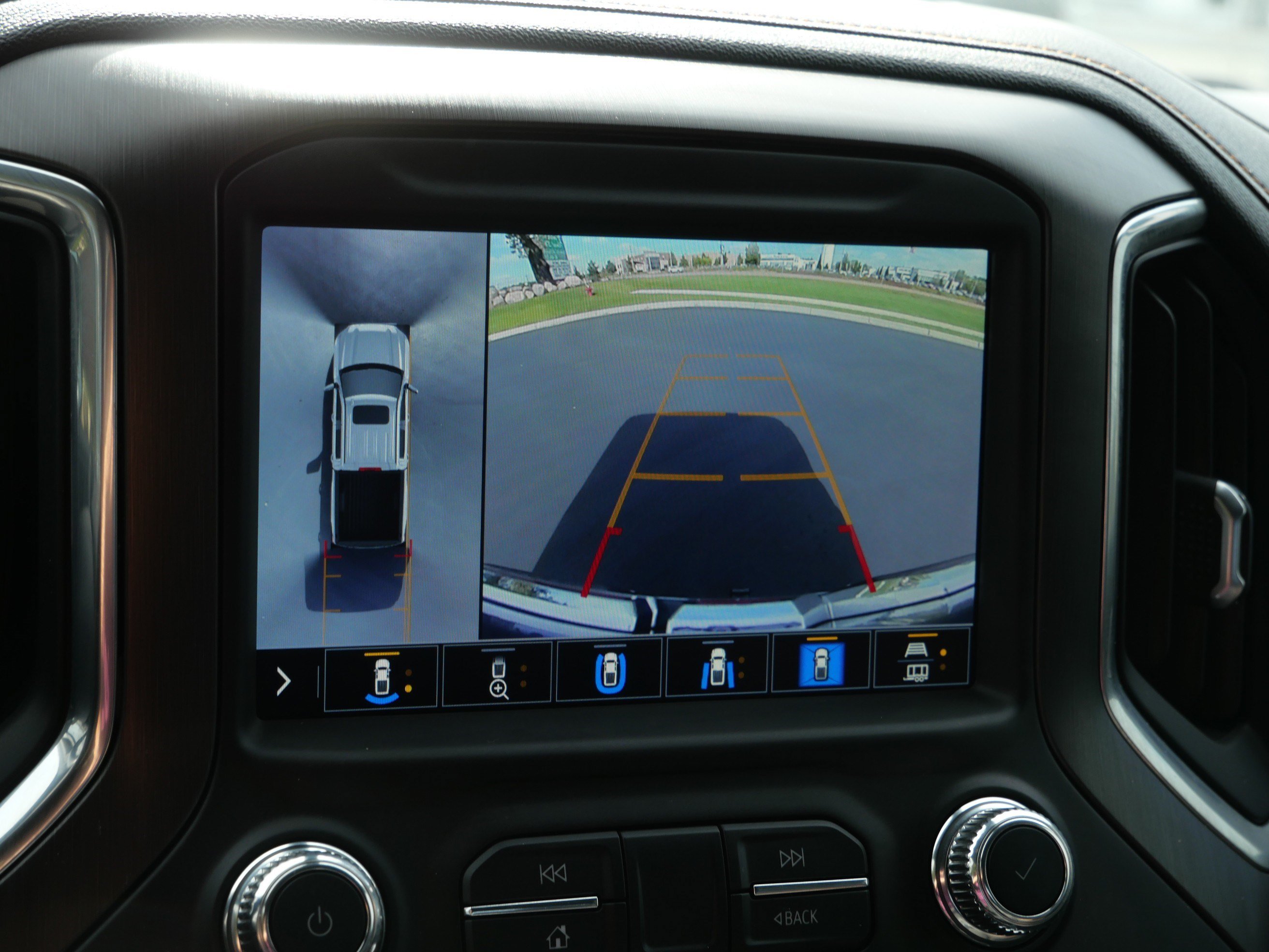 Used 2021 GMC Sierra 1500 AT4 w/ AT4 Value Package AWD/4WD image 24
