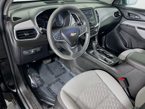 Used 2019 Chevrolet Equinox LS image 9