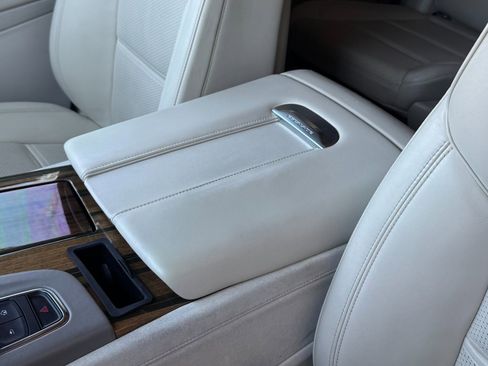 Used 2022 Cadillac Escalade Sport Platinum w/ LPO, ONYX Package image 13