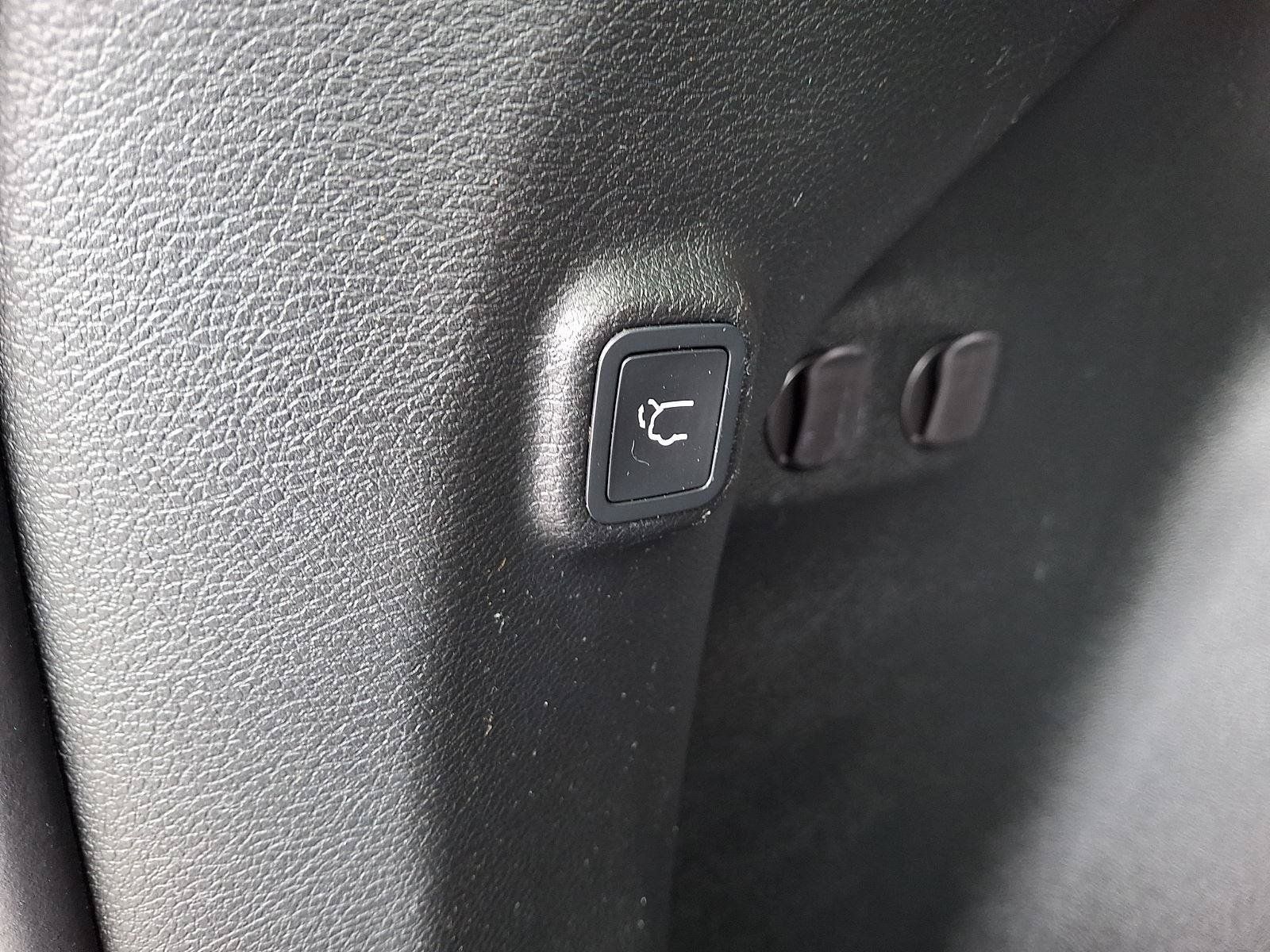 Used 2019 Jeep Cherokee Limited AWD/4WD image 29