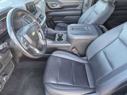 Used 2023 Chevrolet Suburban LT image 8