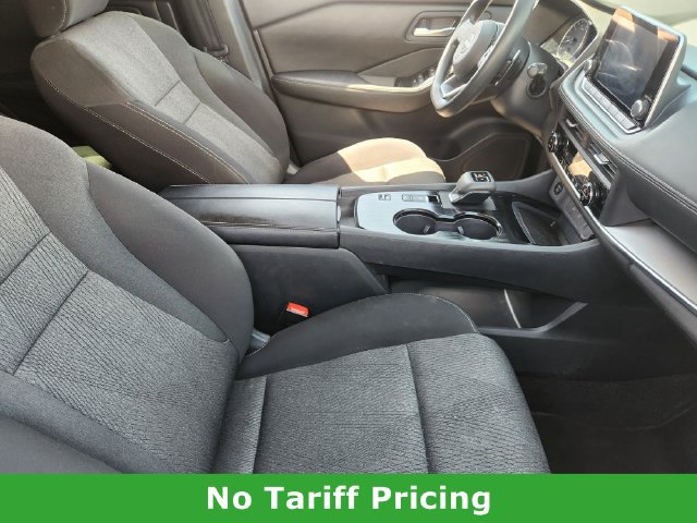 Used 2024 Nissan Rogue SV FWD image 13