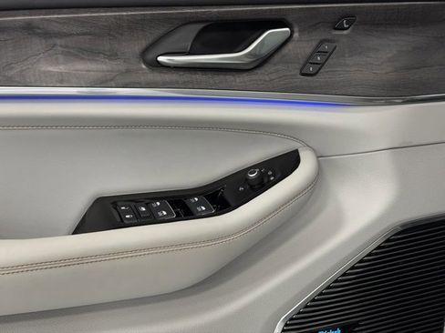 Used 2022 Jeep Grand Cherokee L Overland w/ Luxury Tech Group IV image 9