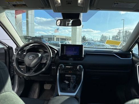 Used 2025 Toyota RAV4 XLE image 36