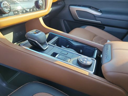 Certified 2023 Nissan Pathfinder Platinum image 29