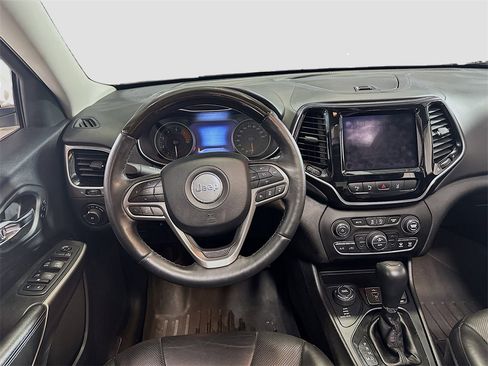 Used 2019 Jeep Cherokee Overland w/ Technology Group image 25