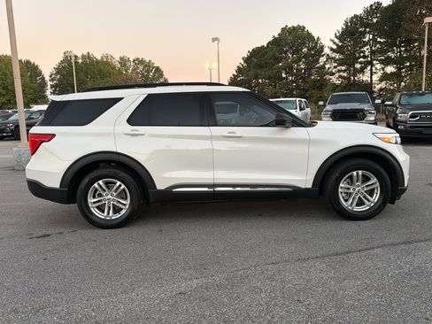 Used 2022 Ford Explorer XLT image 5