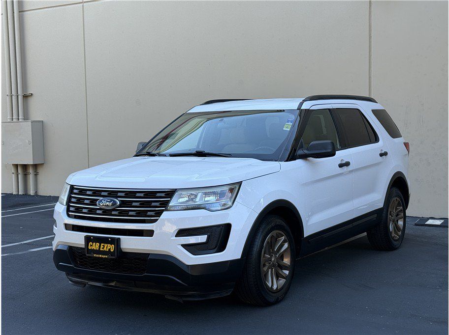 Used 2017 Ford Explorer FWD image 1