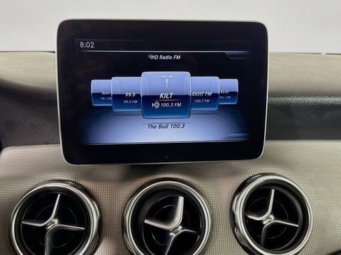 Used 2019 Mercedes-Benz GLA 250 4MATIC image 17