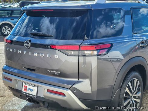 New 2025 Nissan Pathfinder Platinum image 6