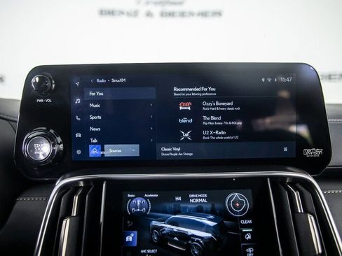 Used 2025 Lexus LX 600 F Sport image 32