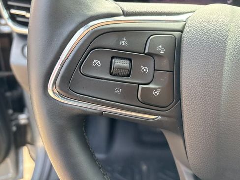 Used 2025 Buick Envista Avenir FWD image 37