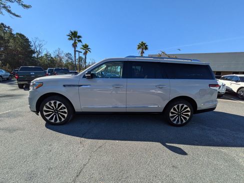Used 2024 Lincoln Navigator L Reserve image 7