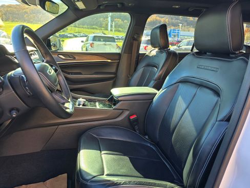 Used 2022 Jeep Grand Cherokee L Overland image 10