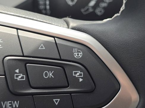 New 2026 Volkswagen Taos SE FWD image 24