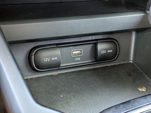 Used 2023 Kia Soul LX FWD image 28