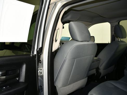 Used 2017 RAM 1500 Express w/ Express Value Package image 48