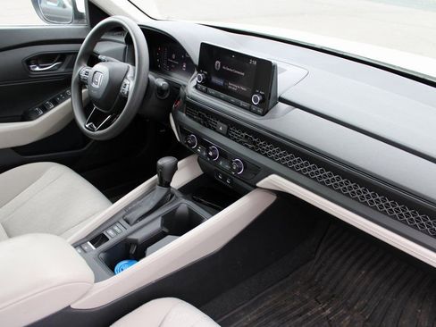 Certified 2023 Honda Accord LX image 15