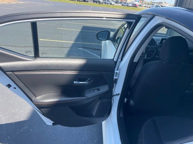 Used 2024 Nissan Sentra SR FWD image 53