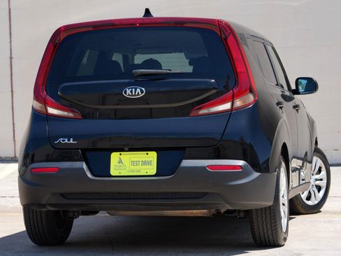 Used 2021 Kia Soul LX image 4